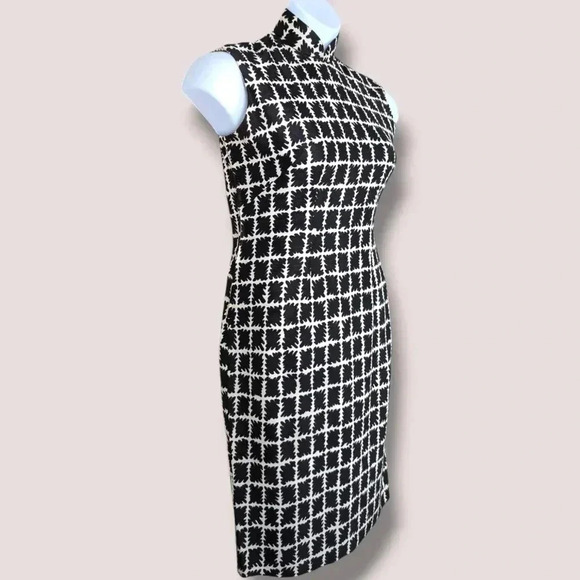 Vintage Mandarin Collar Fitted Dress - Picture 2 of 5